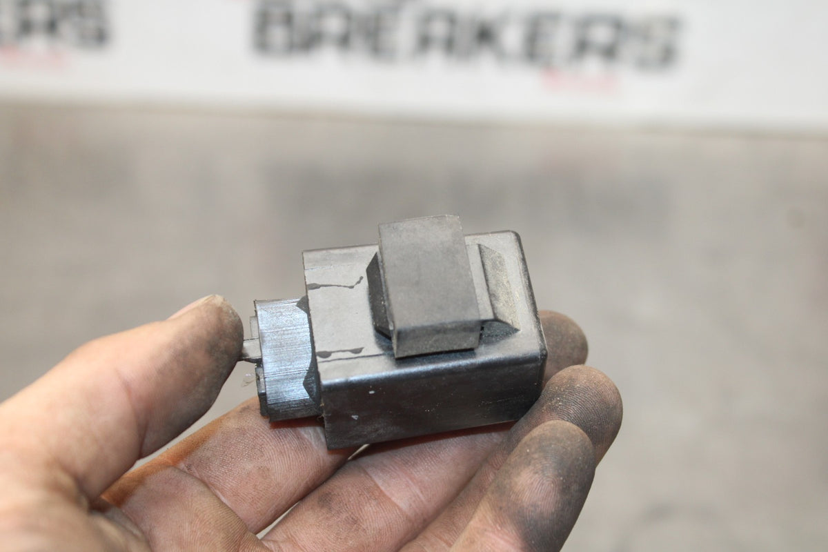 98-05 HONDA SUPER HAWK 1000 VTR1000F TURN SIGNAL BLINKER RELAY FLASHER  BB924