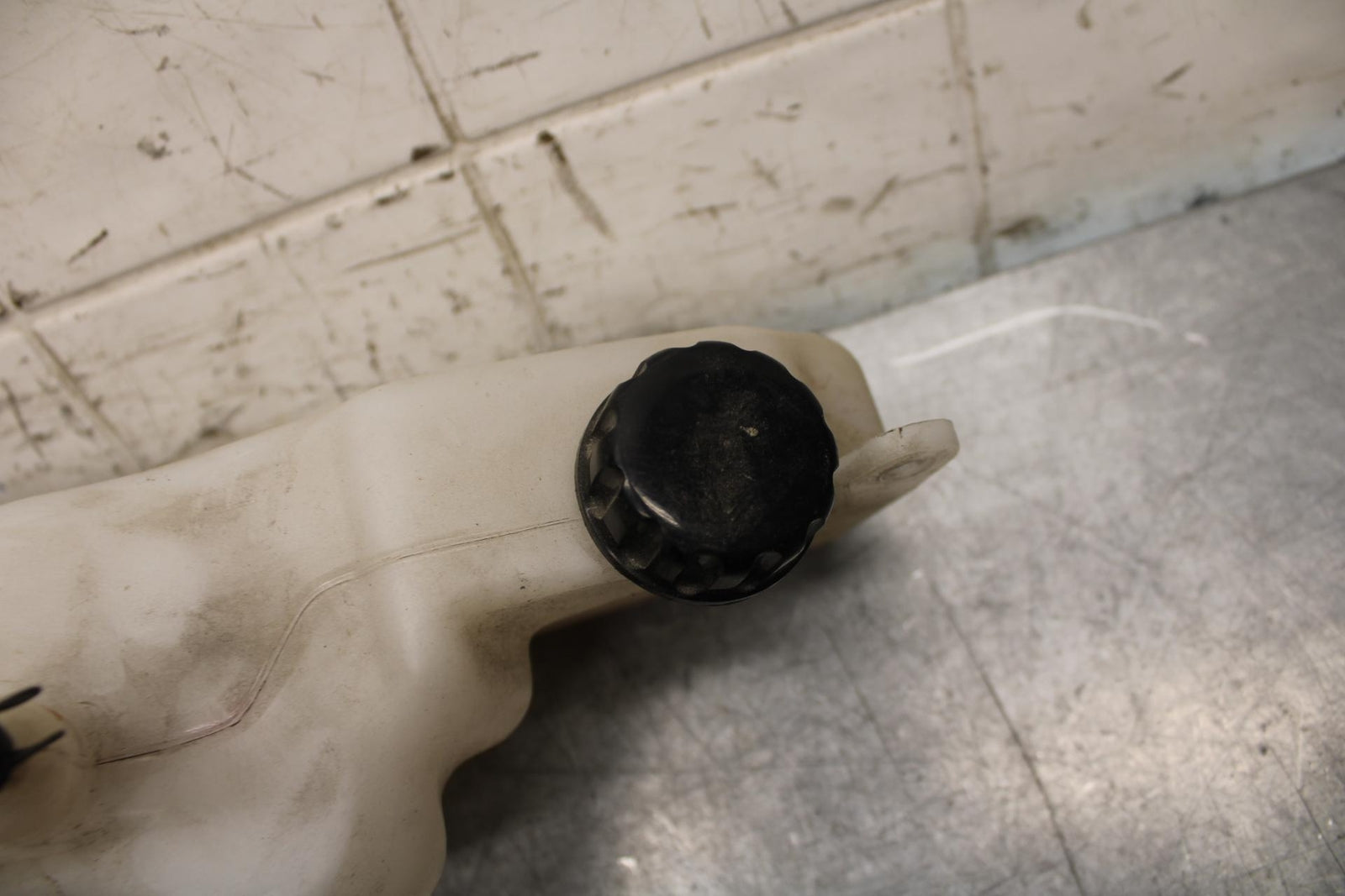 2001 Kawasaki Ninja ZX6 ZX600E COOLANT WATER TANK RESERVOIR BOTTLE BB547