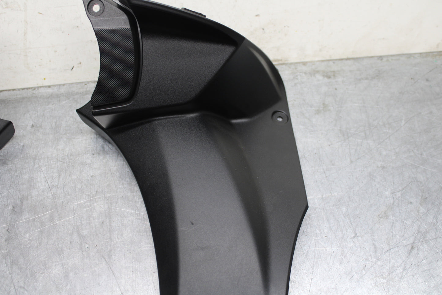 12-25 KAWASAKI NINJA ZX14R RIGHT LEFT FRONT DUCT COVERS PANELS COWLS BB757