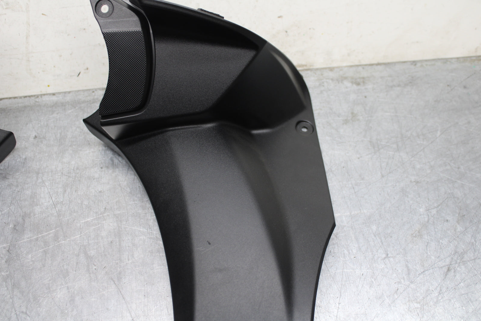 12-25 KAWASAKI NINJA ZX14R RIGHT LEFT FRONT DUCT COVERS PANELS COWLS BB757