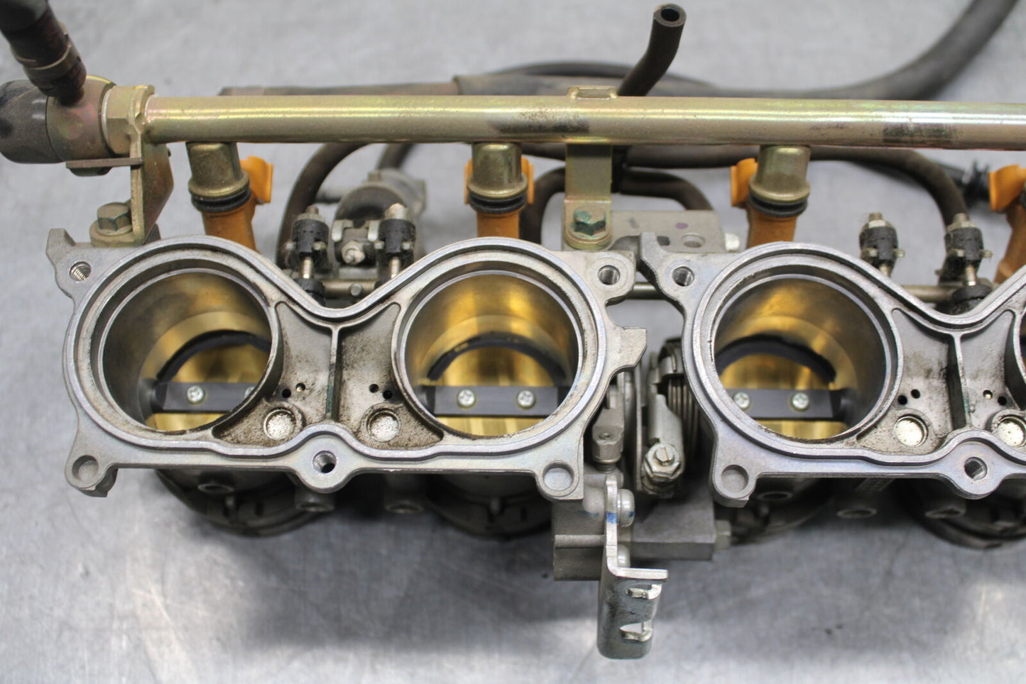 05-06 HONDA CBR600RR MAIN FUEL INJECTORS / THROTTLE BODIES BB727