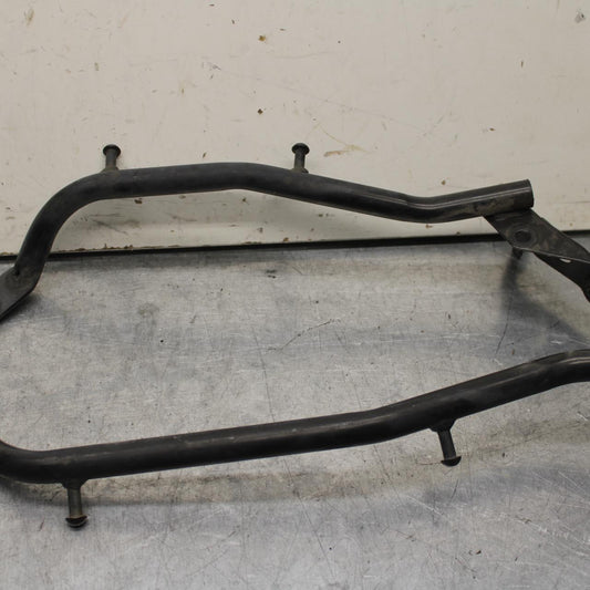 04-09 SUZUKI GS 500 FH GS500F PASSENGER REAR SEAT GRAB BAR HANDLE SET BB97