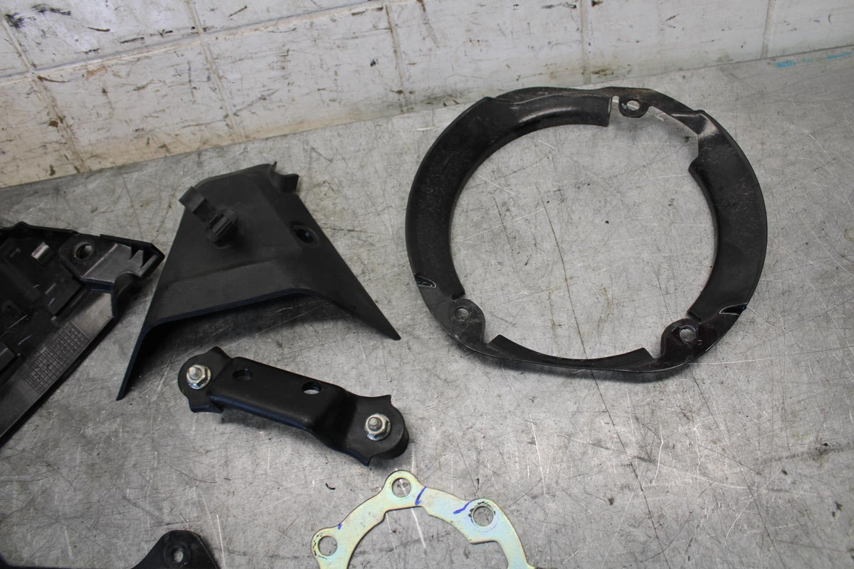 22-23 HUSQVARNA SVARTTPILEN 401 LIGHT TANK  BRACKET LEFTOVER BB541