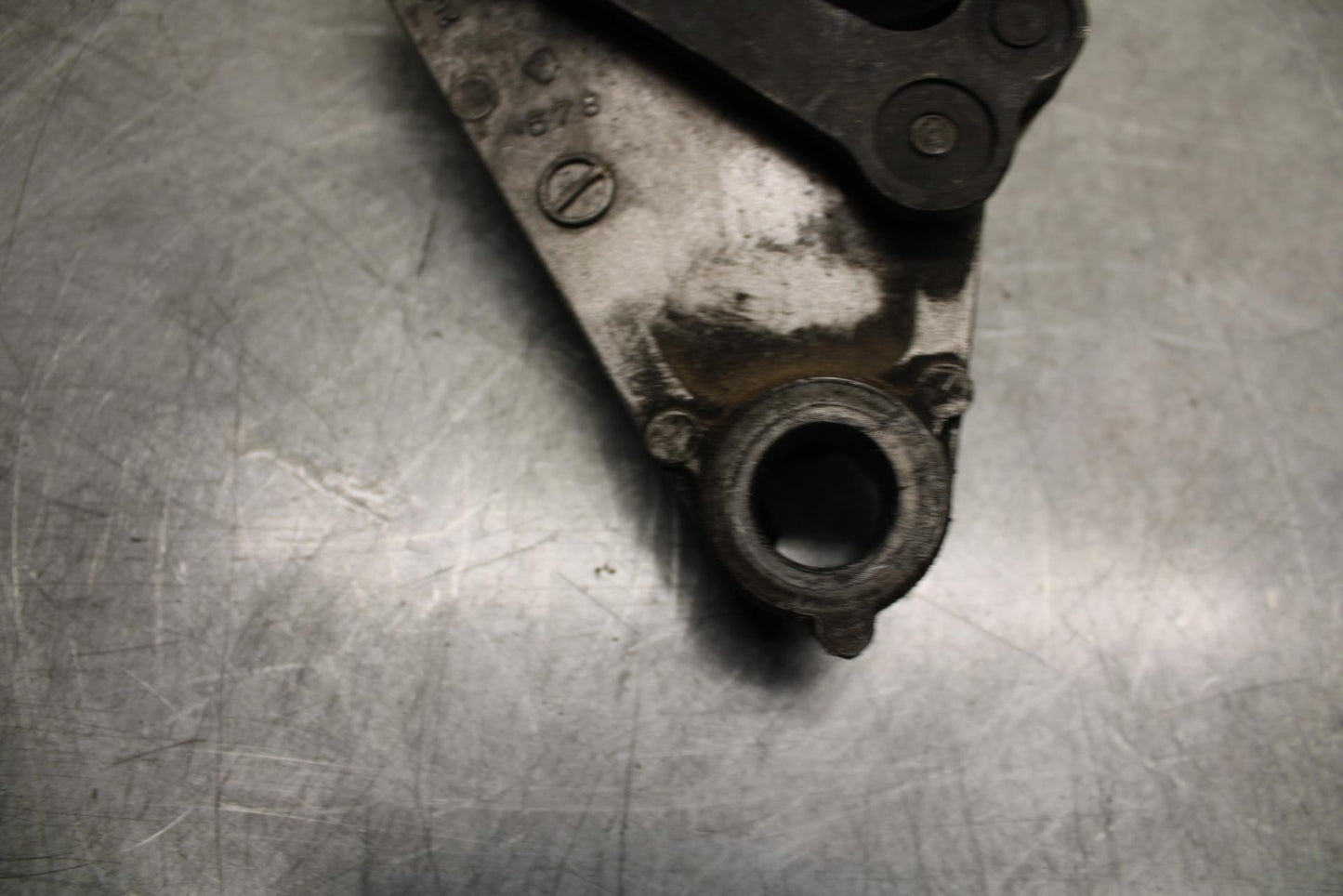 2001 Kawasaki Ninja ZX6 ZX600E REAR BACK BRAKE CALIPER W MOUNT BRACKET BB547