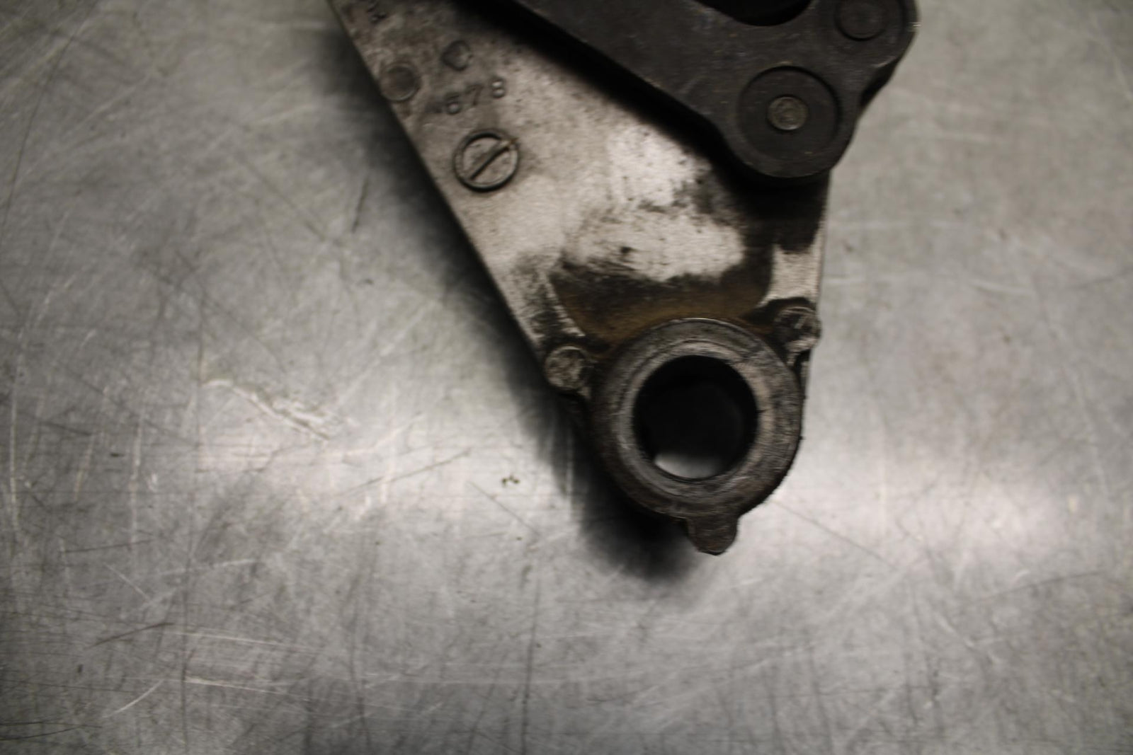 2001 Kawasaki Ninja ZX6 ZX600E REAR BACK BRAKE CALIPER W MOUNT BRACKET BB547