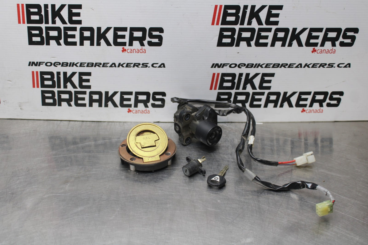 05 YAMAHA YZF R6 IGNITION LOCK KEY SET W/ GAS CAP AND SEAT LOCK BB858