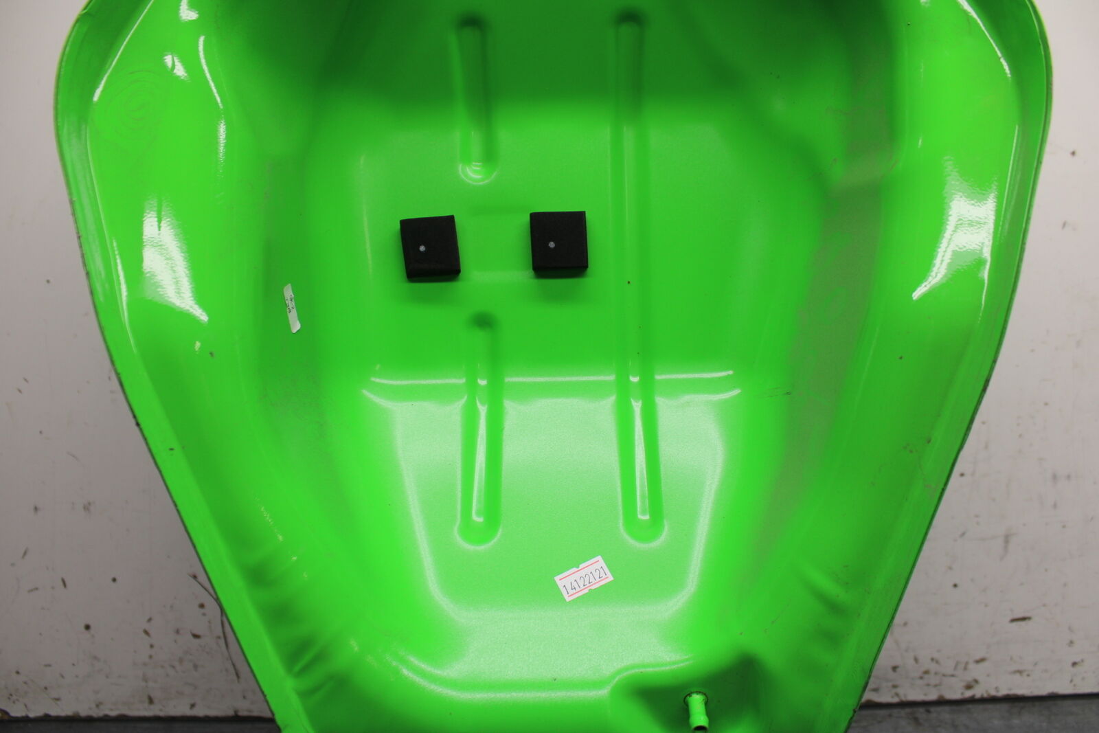 18-24 KAWASAKI NINJA 650 GAS TANK FUEL CELL PETROL RESERVOIR BB725