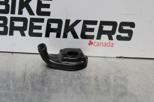 04-05 YAMAHA YZF R1 THROTTLE CABLE LINE HOUSING GUIDE BB173