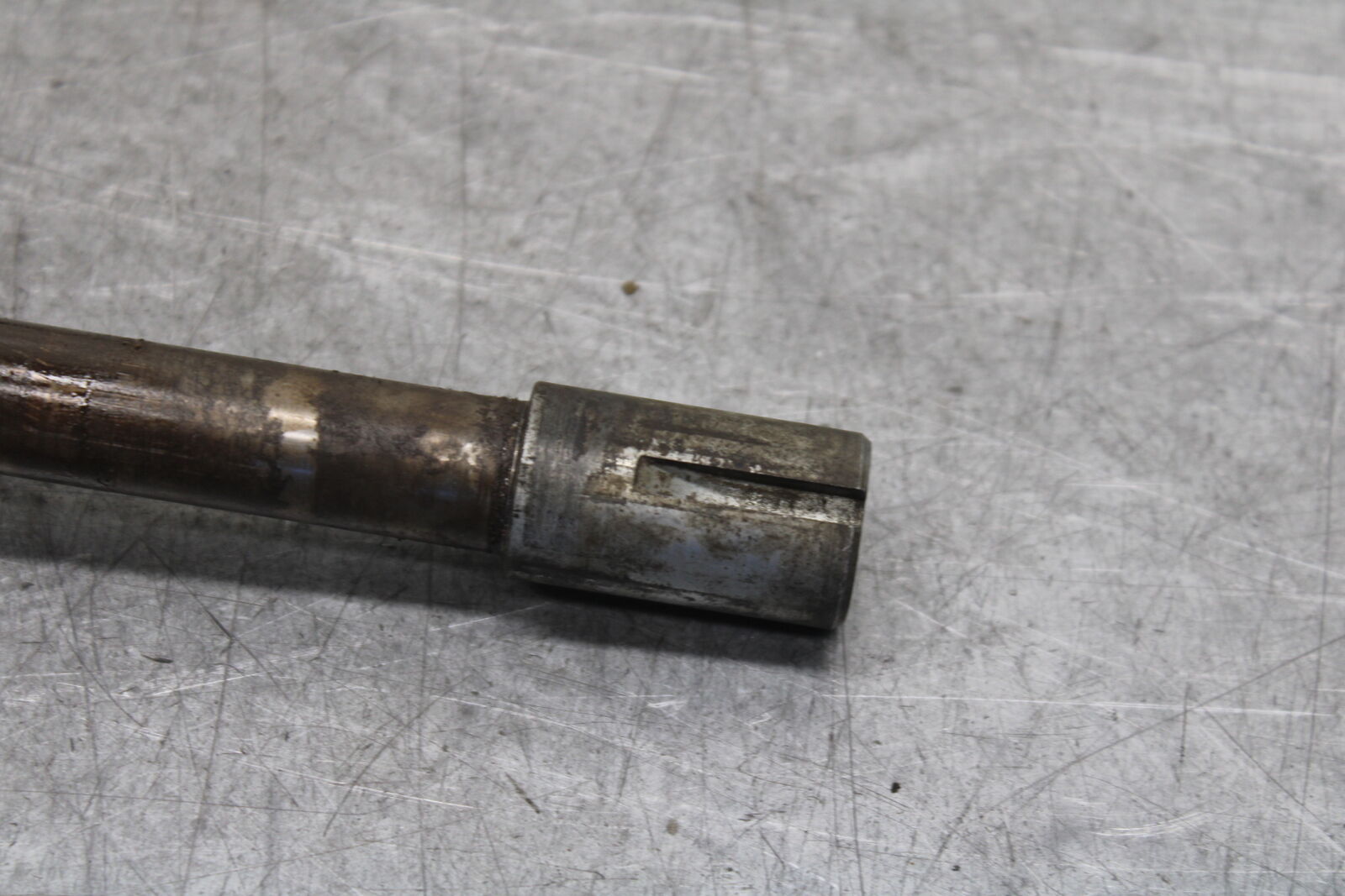 85-86 SUZUKI MADURA 1200 REAR AXLE BACK WHEEL RIM PIVOT BOLT AXEL  BB691