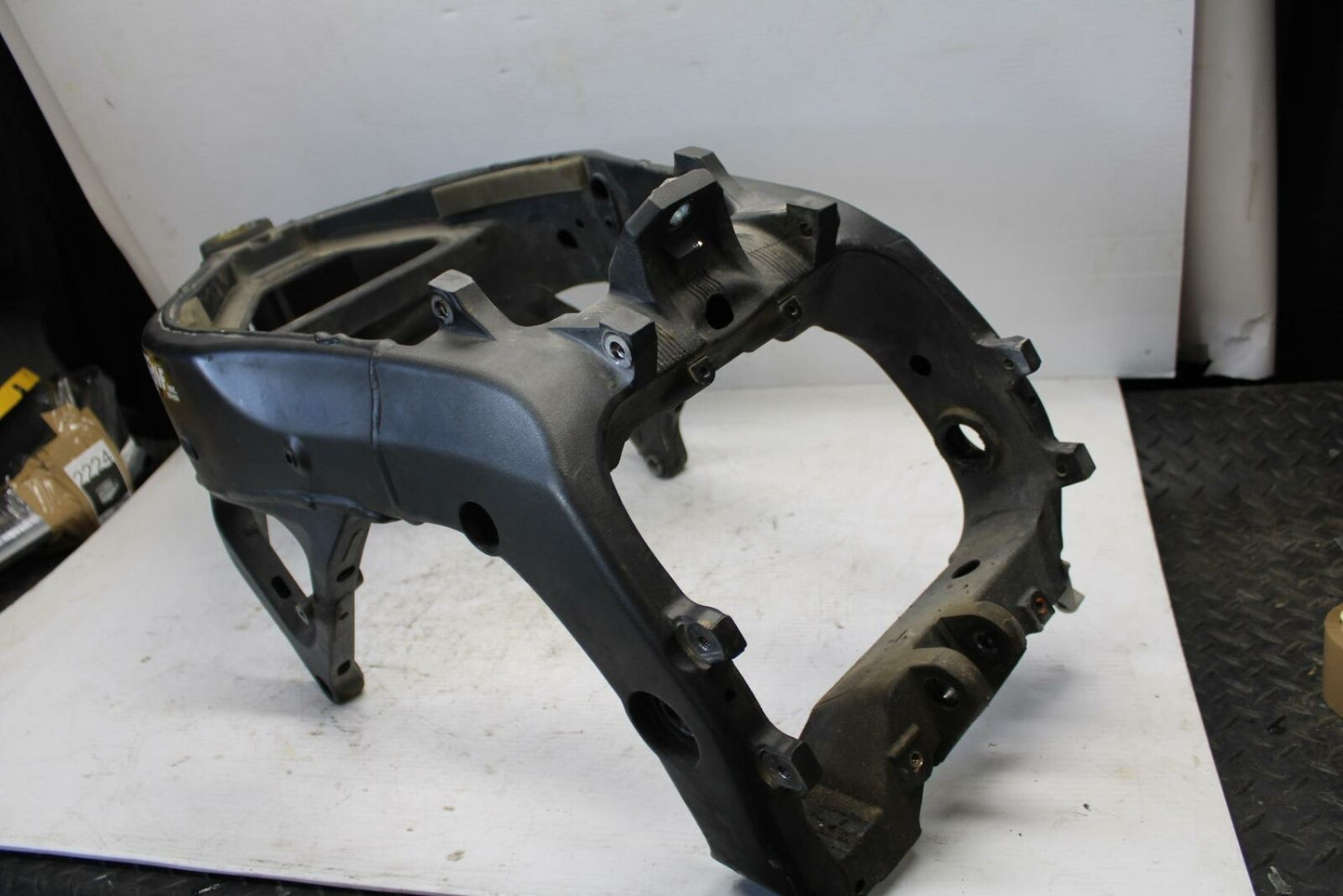 07 YAMAHA YZF R6 2c0 FRAME CHASSIS BB297