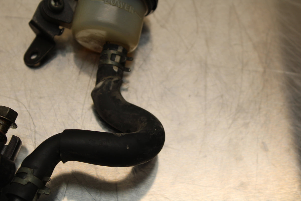 96 YAMAHA YZF750R REAR BACK BRAKE MASTER CYLINDER W RESERVOIR BB137