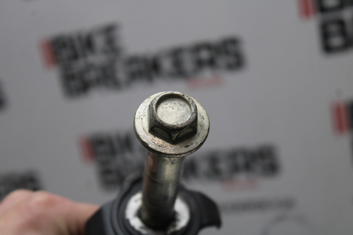 23-26 KAWASAKI NINJA ZX4RR REAR AXLE BACK WHEEL RIM PIVOT BOLT AXEL BB872