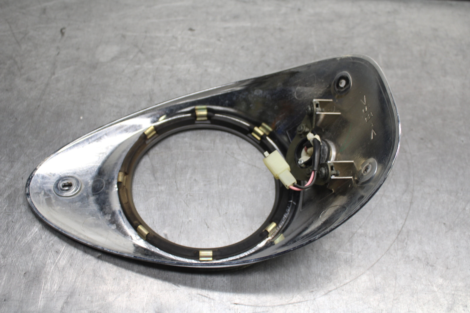 02-03 YAMAHA V STAR 1100 GAS TANK CAP COVER TRIM PANELCOWL FAIRING BB124
