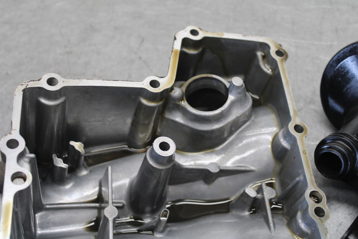 08-09 YAMAHA YZF R6S ENGINE MOTOR BOTTOM OIL PAN COVER  BB690