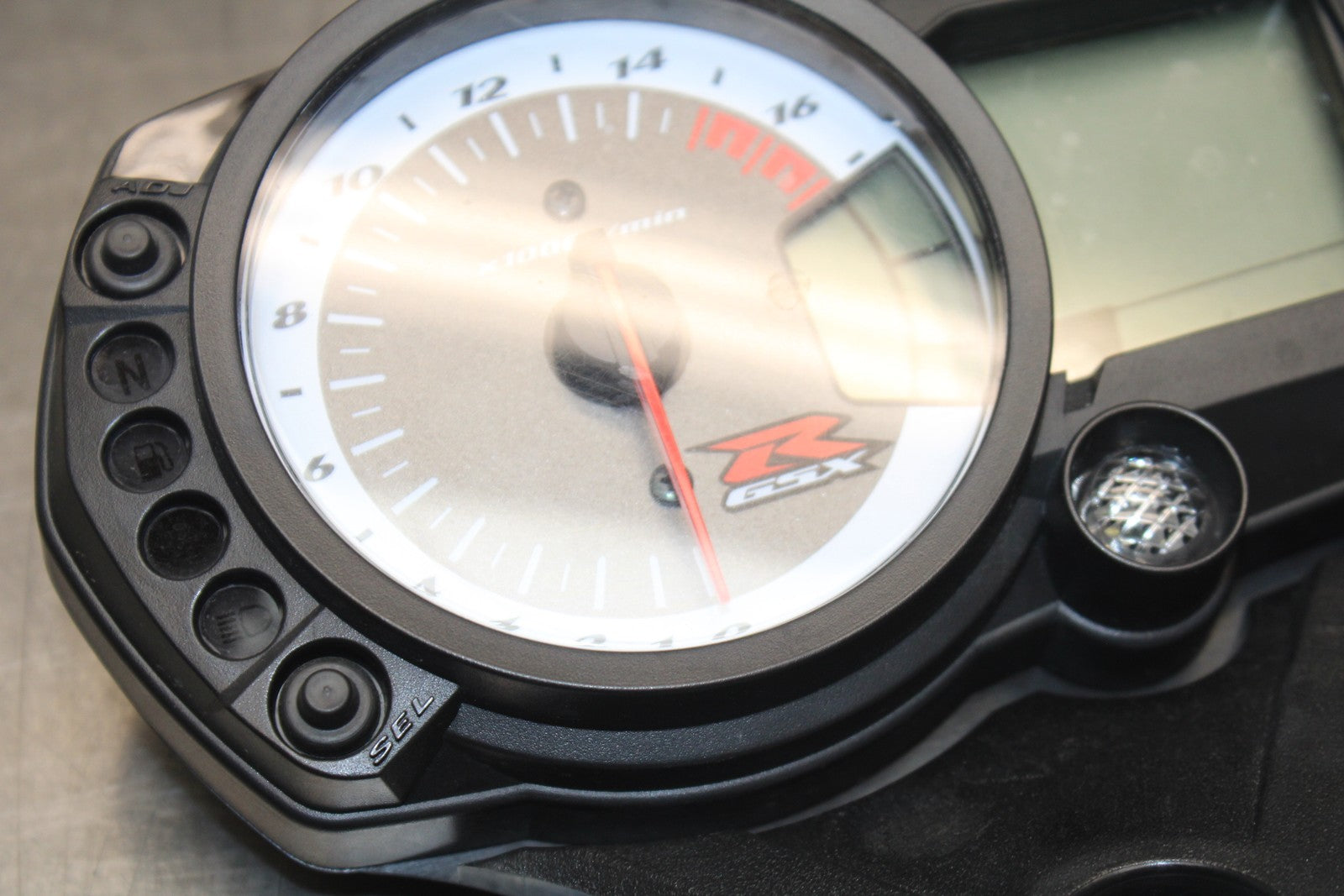 08-10 SUZUKI GSXR 600 SPEEDO GAUGES DISPLAY CLUSTER SPEEDOMETER TACHOMETER BB202