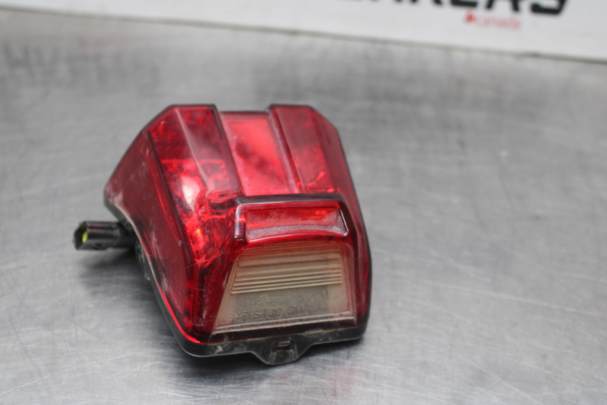 15 TRIUMPH TIGER 800 REAR TAIL TAILLIGHT BACK BRAKE LIGHT BB873