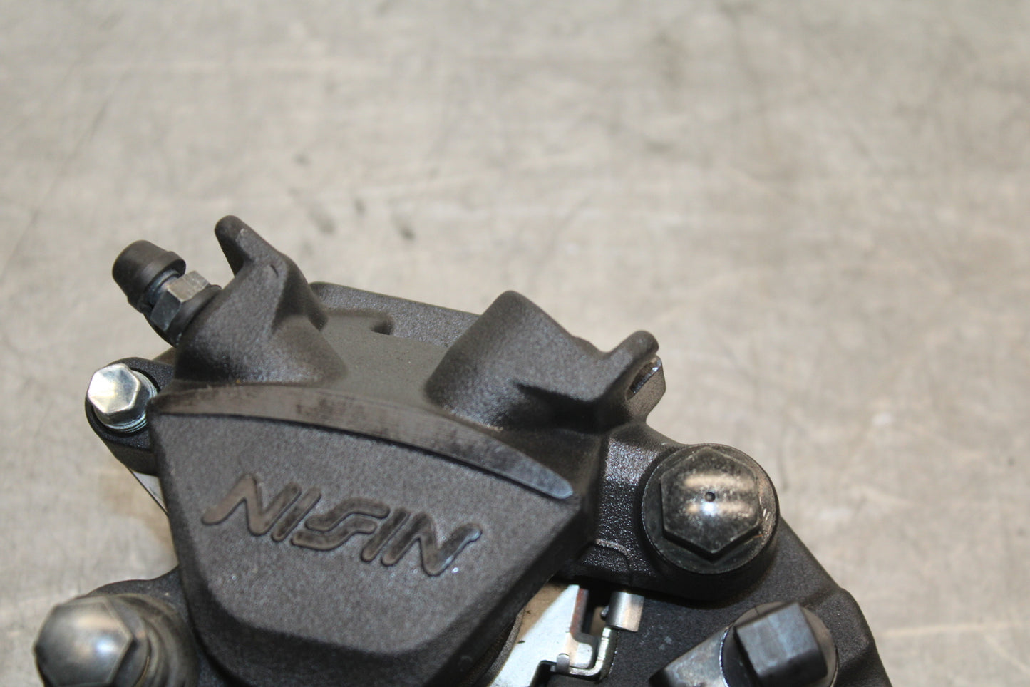 18-24 KAWASAKI NINJA 650 REAR BACK BRAKE CALIPER W MOUNT BRACKET BB725