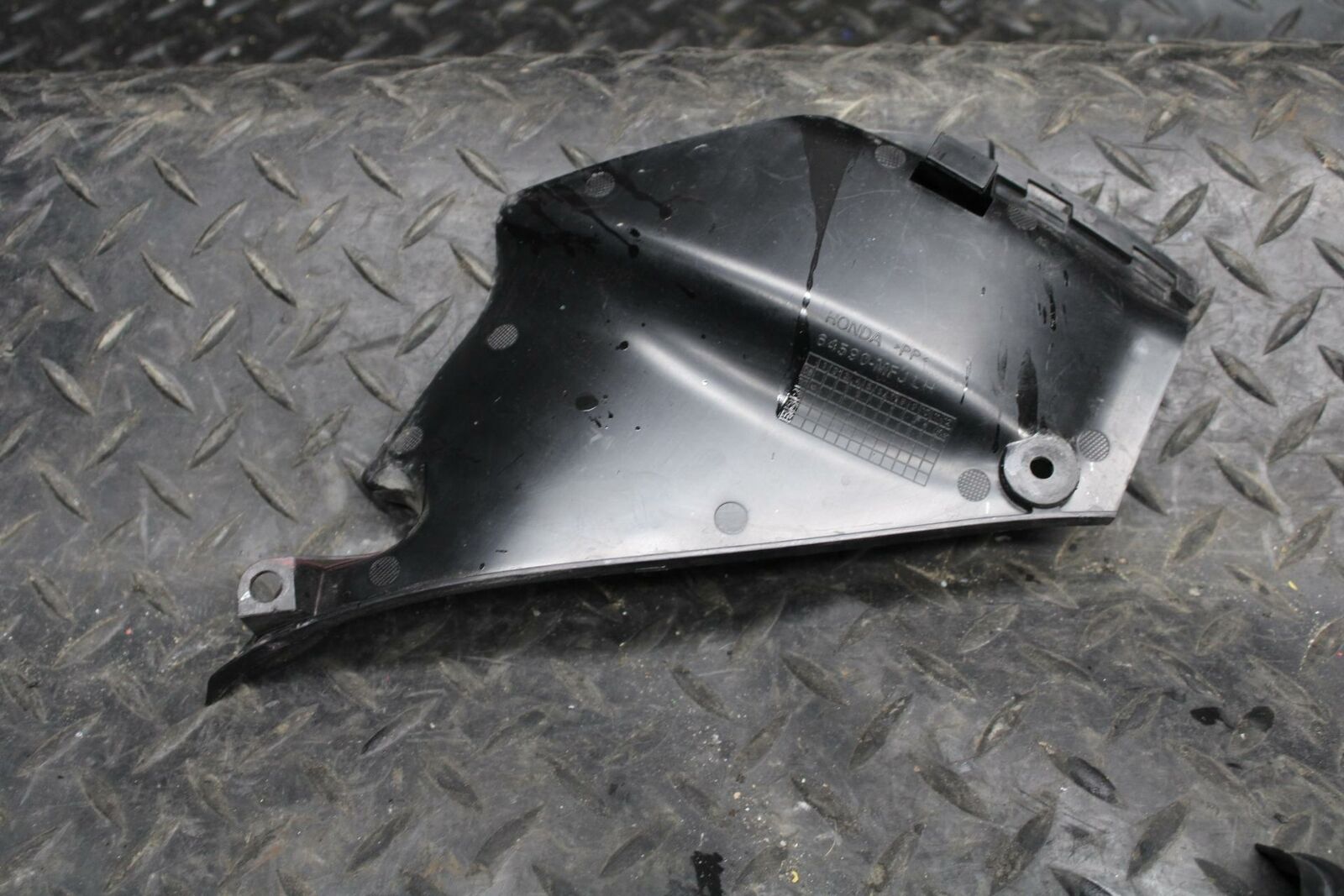 07-08 HONDA CBR600RR  LEFT HEADLIGHT HEAD LIGHT LAMP TRIM COVER BB224