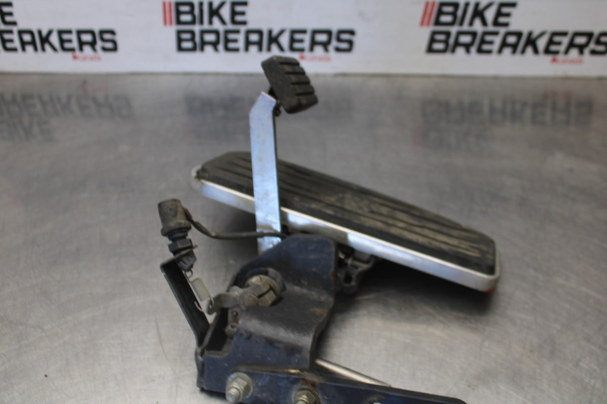 08 YAMAHA V STAR 1100 XVS1100AW CLASSIC RIGHT FRONT FOOT REST PEG STEP BB916