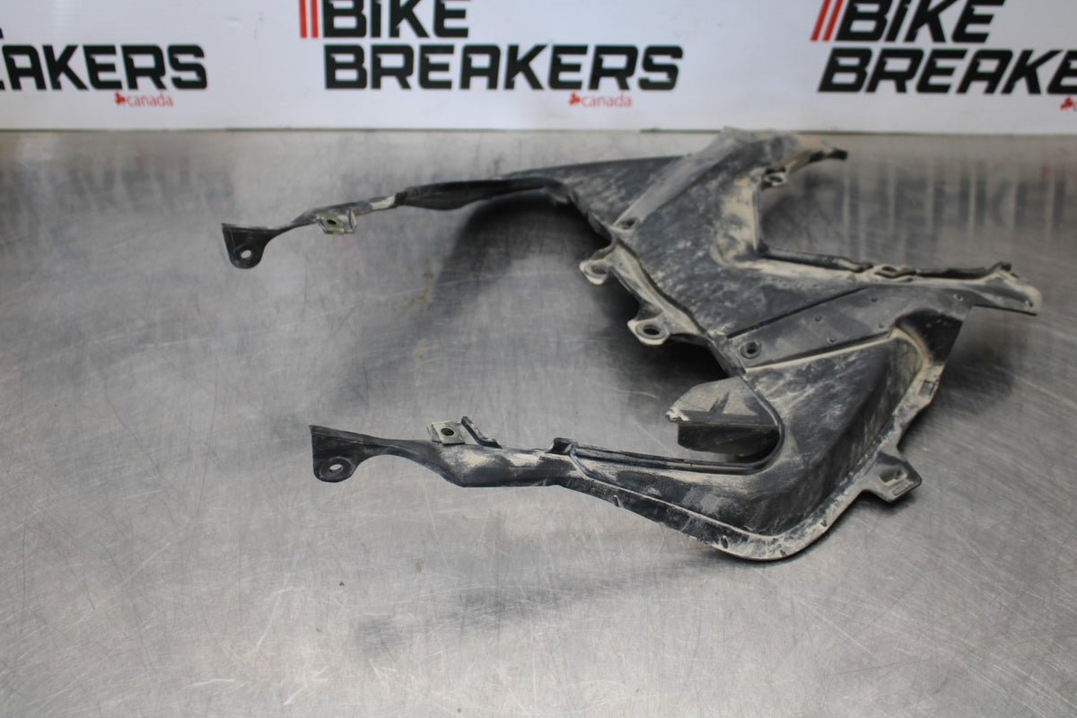 19-23 KAWASAKI NINJA ZX6R CENTER REAR BACK TAIL FAIRING COWL BB188