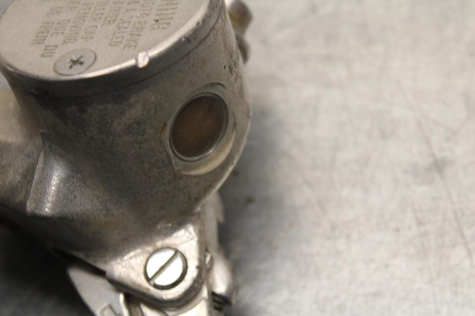 2005 Kawasaki Vulcan 1500 VN1500N FRONT BRAKE MASTER FLUID RESERVOIR BB576