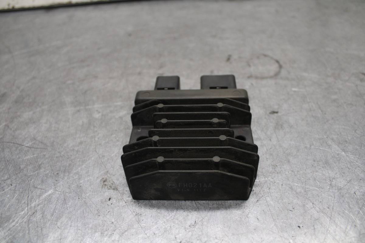 17-21 HONDA CBR1000RR SP RECTIFIER VOLTAGE REGULATOR BB681