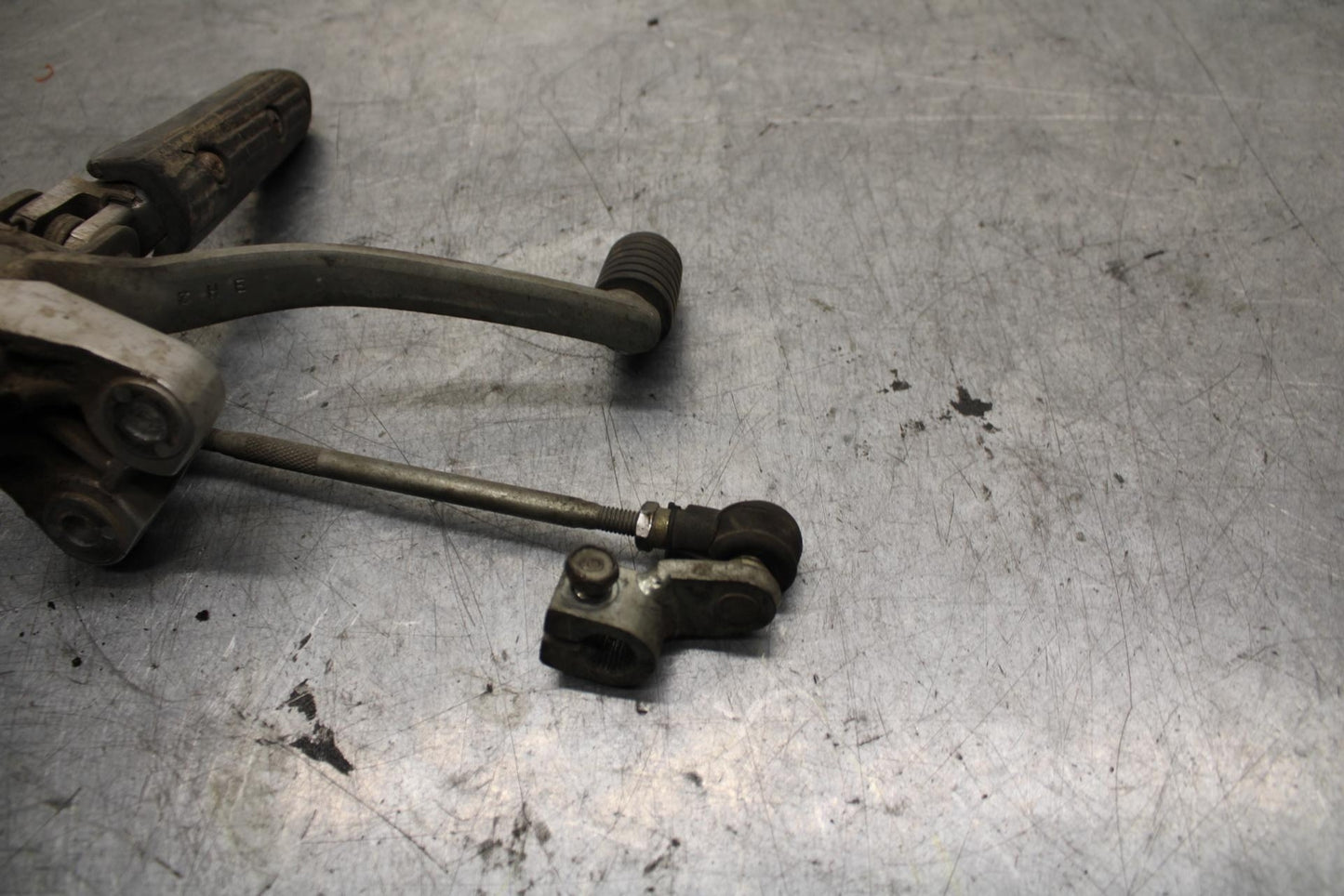 89-90 YAMAHA FZR600 LEFT REARSET REAR SET FOOT PEG W SHIFTER BB76