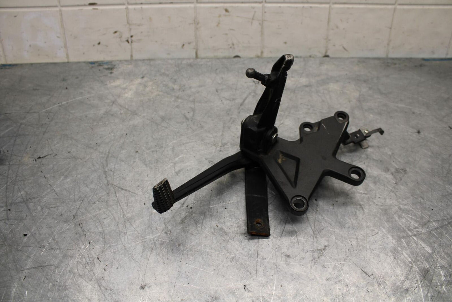 11-15 KAWASAKI ZX1000R RIGHT REARSET REAR SET DRIVER FOOT PEG REST STOP BB445