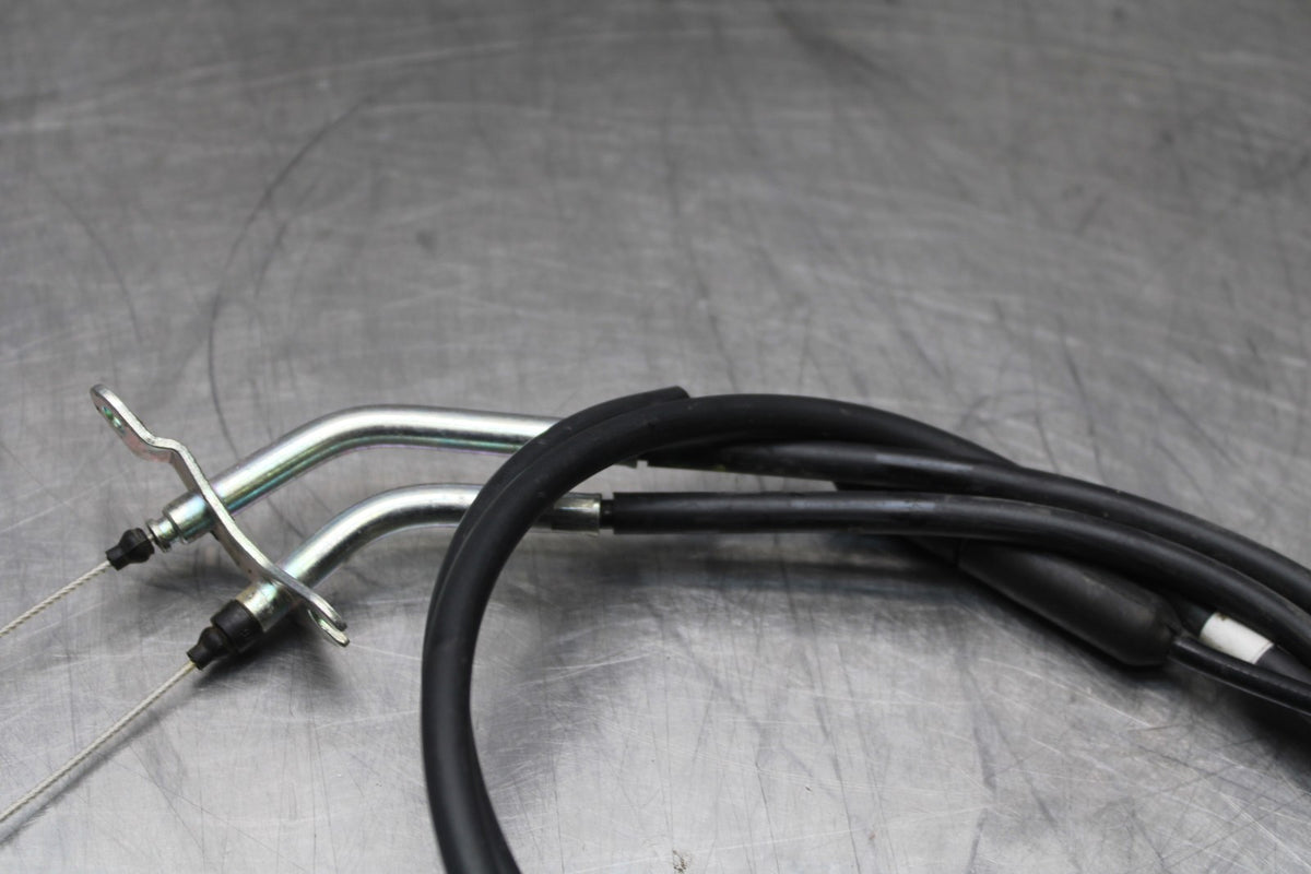 23 YAMAHA YZF R3 THROTTLE CABLES LINES BB806