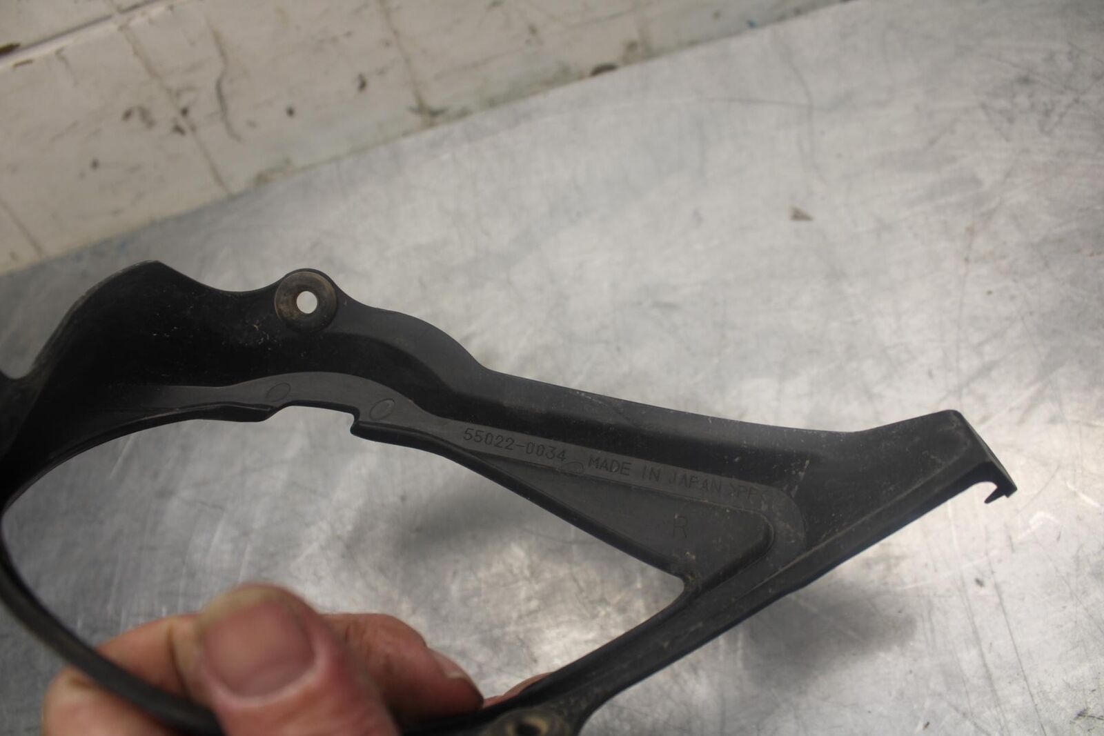 07-08 KAWASAKI NINJA ZX6R HEADLIGHT HEAD LIGHT LAMP TRIM  55022-0034 BB456