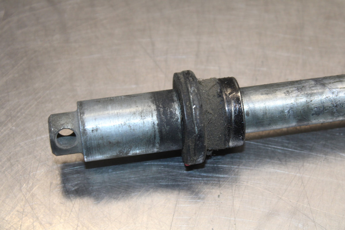 88-00 HONDA GOLDWING 1500 REAR AXLE BACK WHEEL RIM PIVOT BOLT AXEL BB883