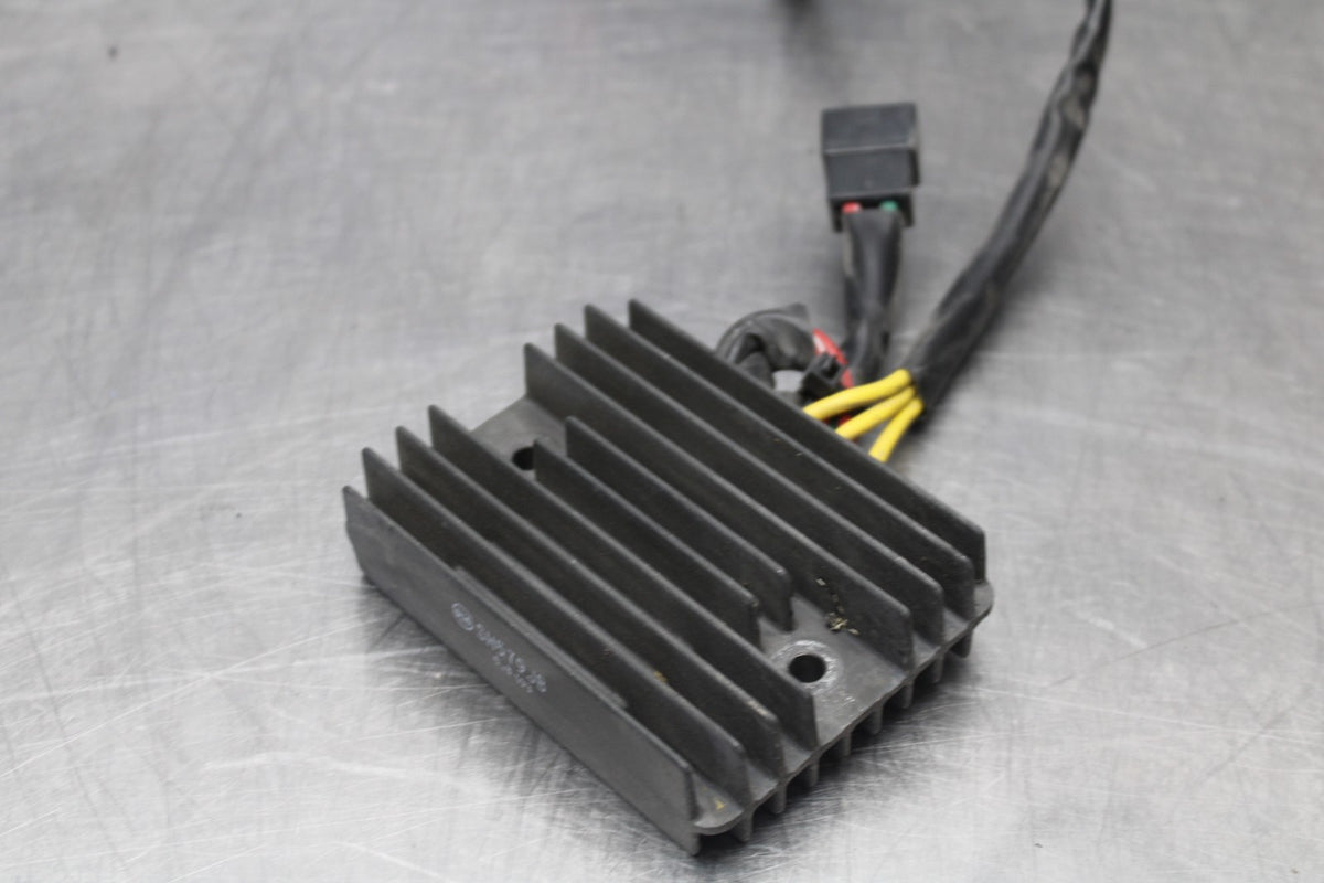 16 APRILIA TUONO V4 1100 RECTIFIER VOLTAGE REGULATOR BB905