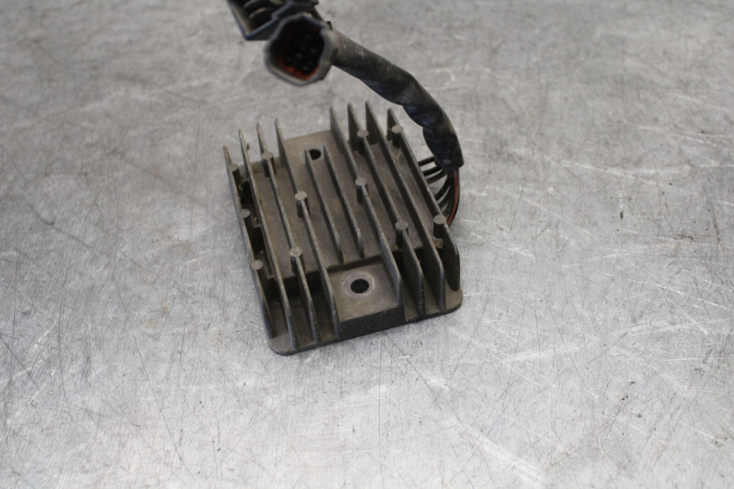 05-09 SUZUKI BOULEVARD C90 RECTIFIER VOLTAGE REGULATOR BB692