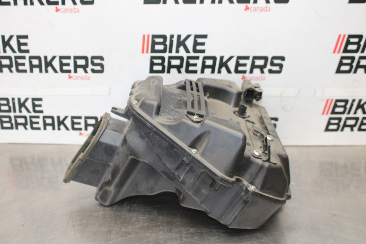 12 TRIUMPH STREET TRIPLE R AIRBOX AIR INTAKE FILTER BOX BB914