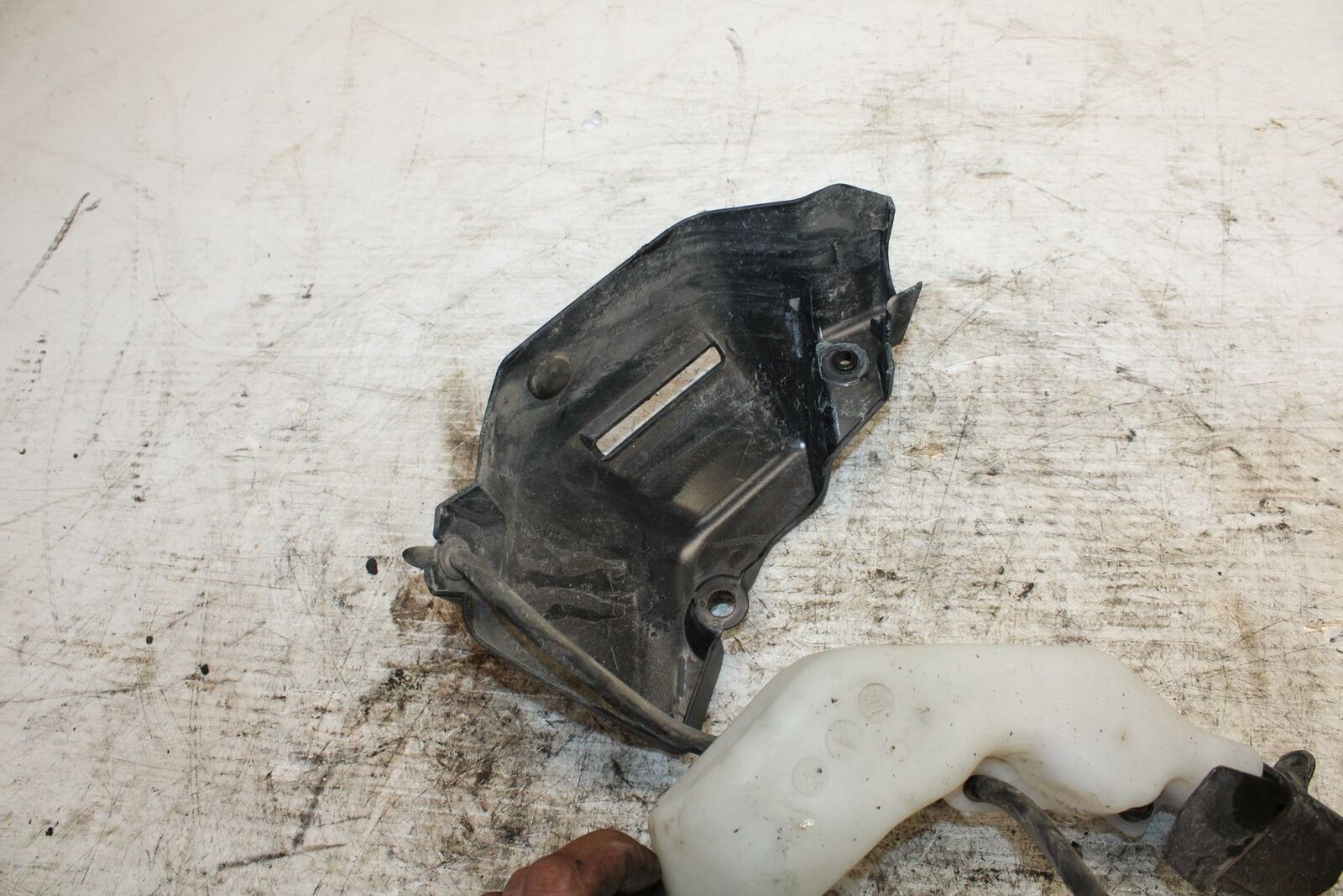 17-19 YAMAHA FZ09 COOLANT WATER TANK RESERVOIR BOTTLE BB310