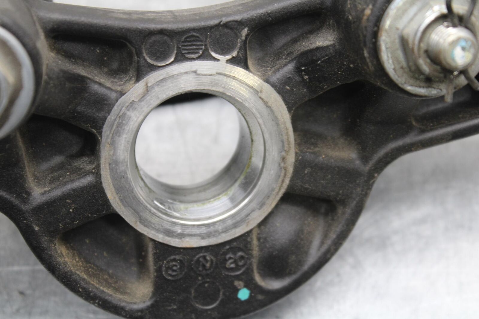 2014 Kawasaki Ninja 650 EX650E FORKS UPPER TRIPLE TREE 44039-0121-18R BB569