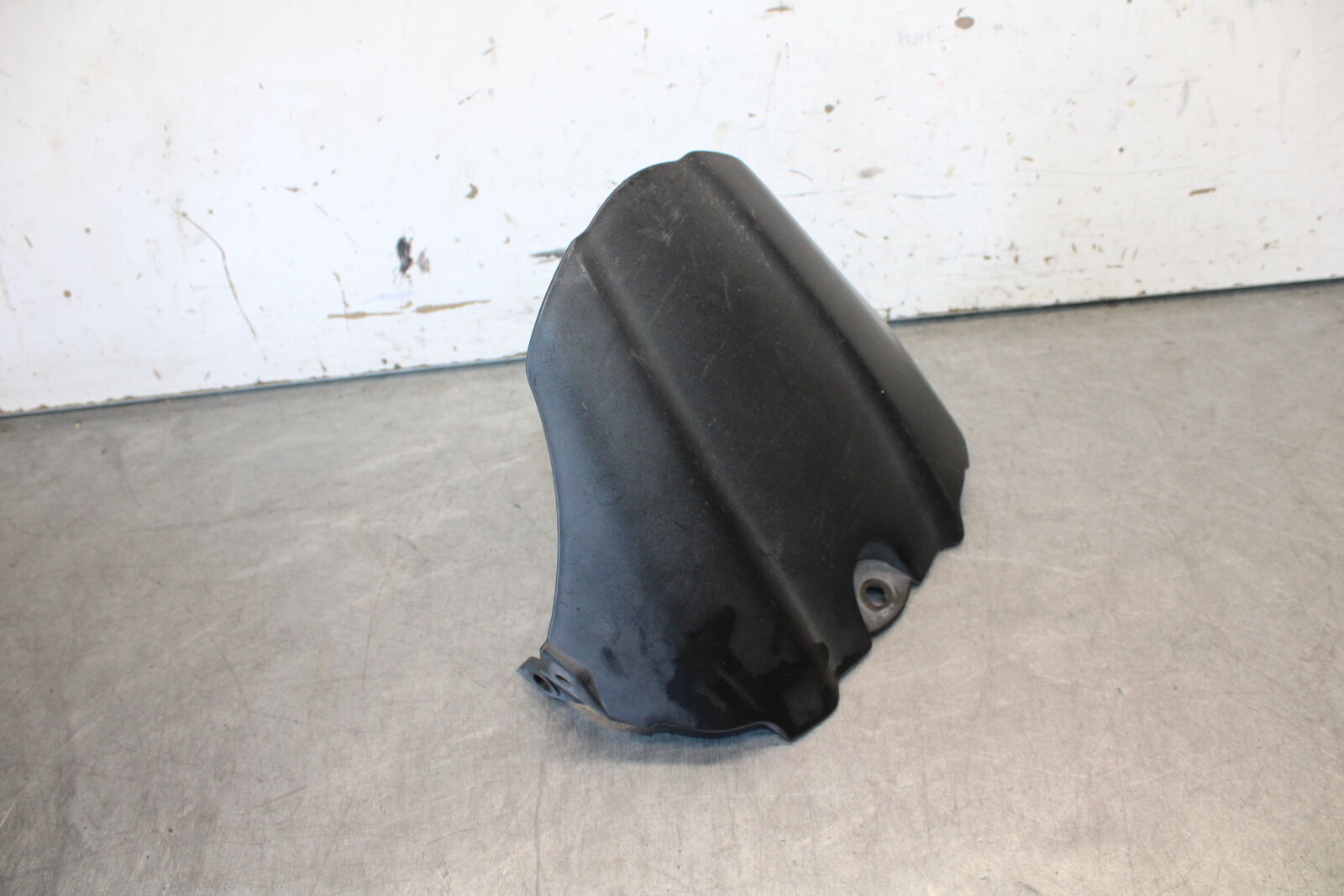 05-06 SUZUKI GSXR1000 REAR BACK WHEEL TIRE HUGGER FENDER 63114-41G00-291 BB663