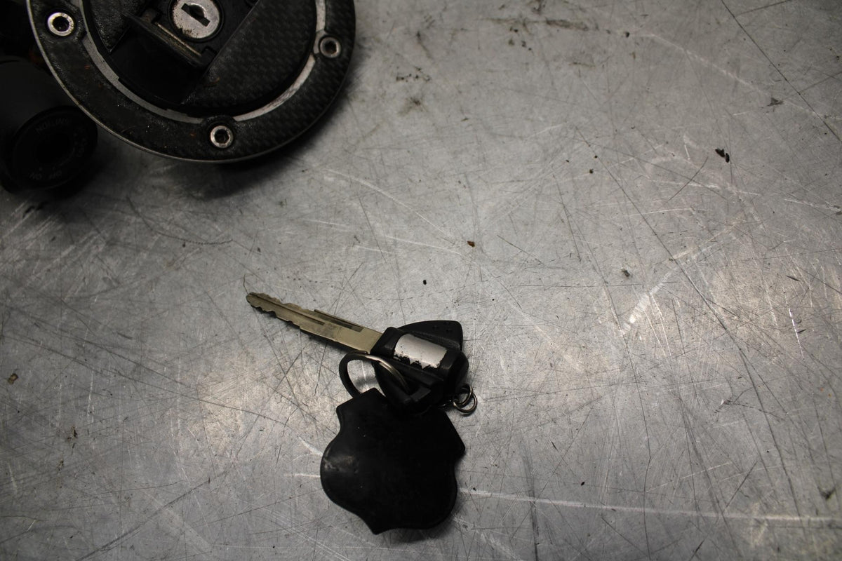 2008 Suzuki GSXR1000 IGNITION LOCK KEY SET W/ GAS CAP  BB519