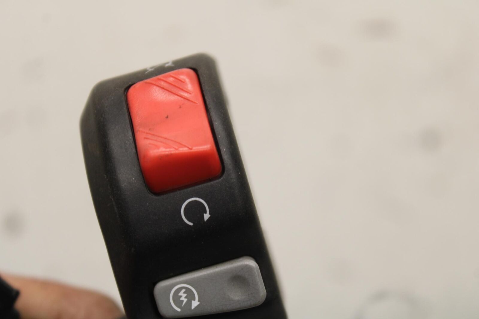 07-08 YAMAHA YZF R1 RIGHT CLIP ON HANDLE KILL OFF START SWITCH  BB575