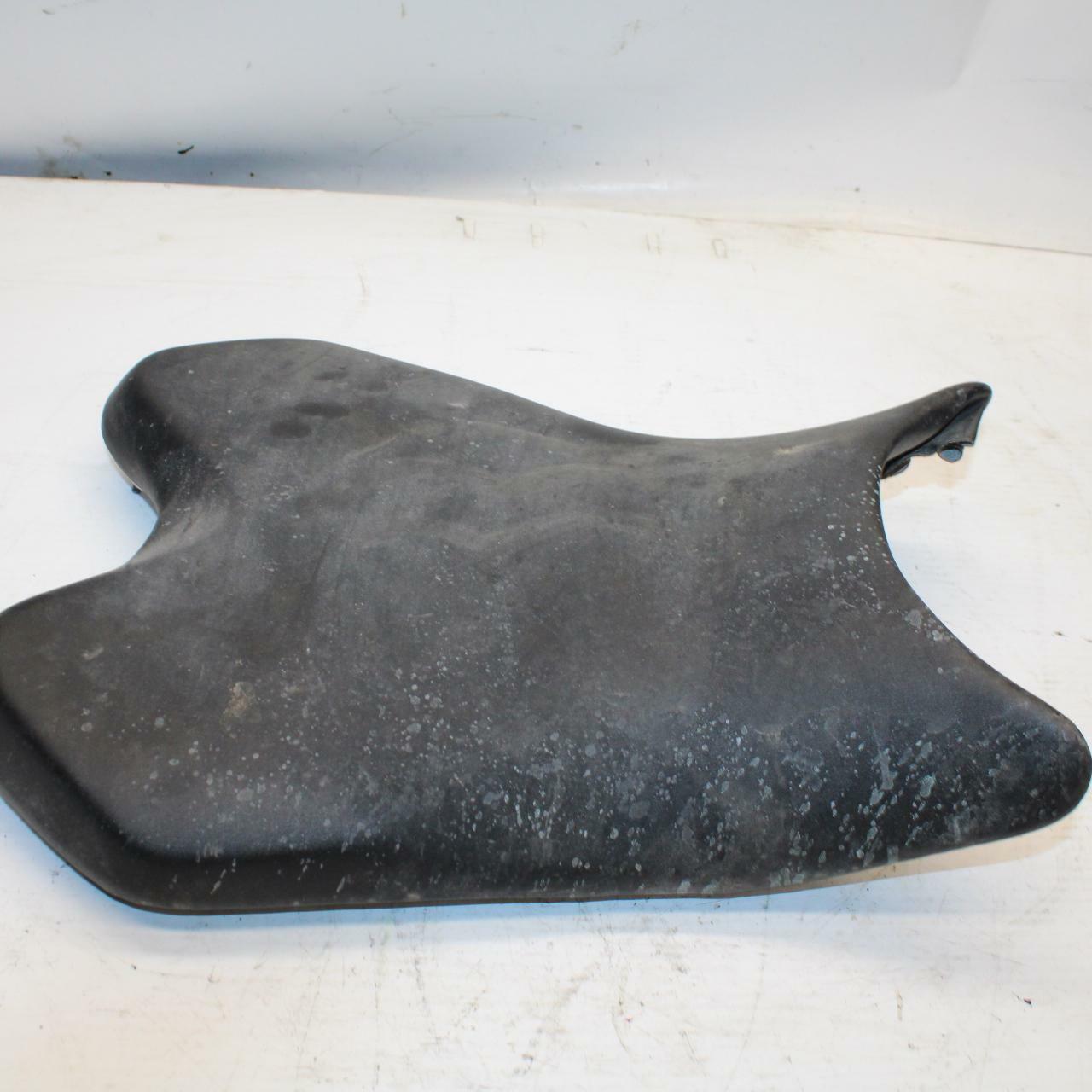 08-17 YAMAHA YZF R6 FRONT DRIVERS SEAT PAD SADDLE PILLION BB354