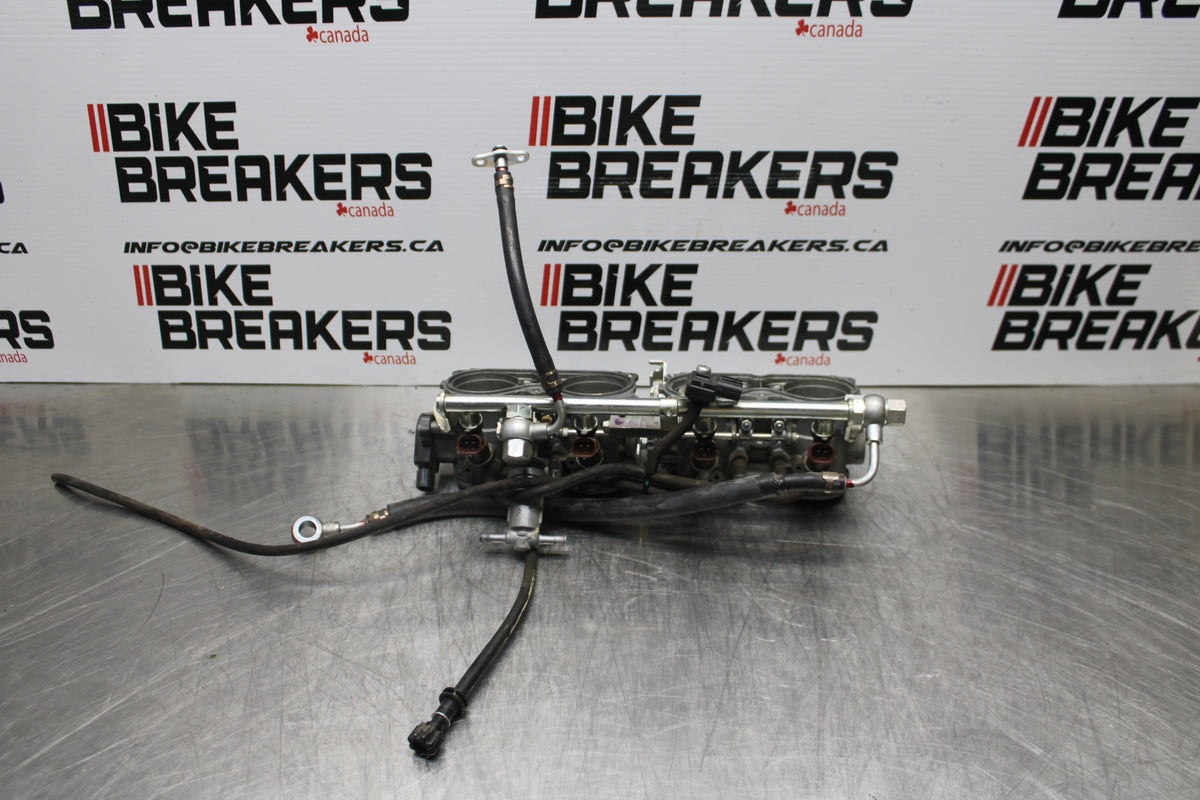 06-07 HONDA CBR1000RR MAIN FUEL INJECTORS / THROTTLE BODIES BB166