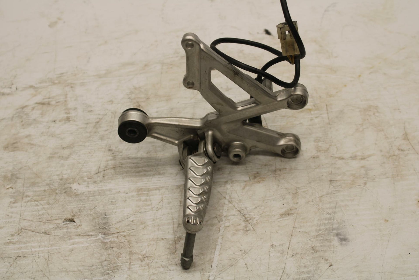 10-11 APRILIA RSV4 RIGHT REARSET REAR SET DRIVER FOOT PEG REST STOP  BB268