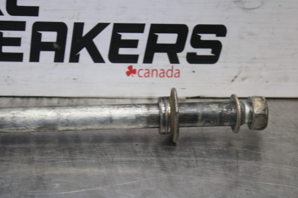 98-05 HONDA SUPER HAWK 1000 VTR1000F REAR AXLE BACK WHEEL RIM BOLT AXEL BB924