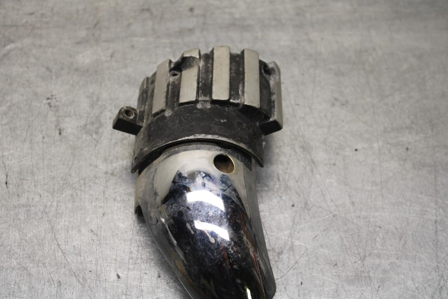 1998 Yamaha Vmax 1200 VMX1200 REAR CYLINDER(S) EXHAUST SHROUD COVER BB620