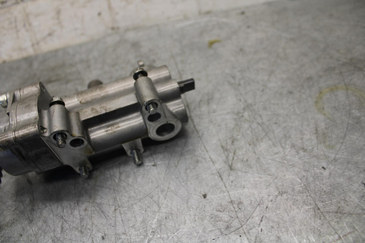 2007 Suzuki GSXR600 ENGINE MOTOR OIL PUMP 16400-01H00 BB540