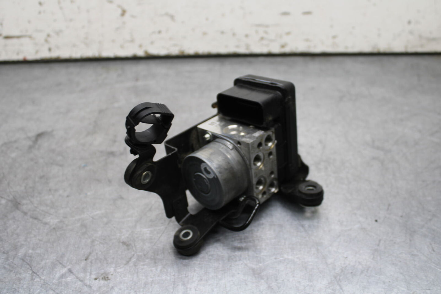 13-17 KAWASAKI NINJA ZX6R ZX636E ABS PUMP UNIT MODULE BB735