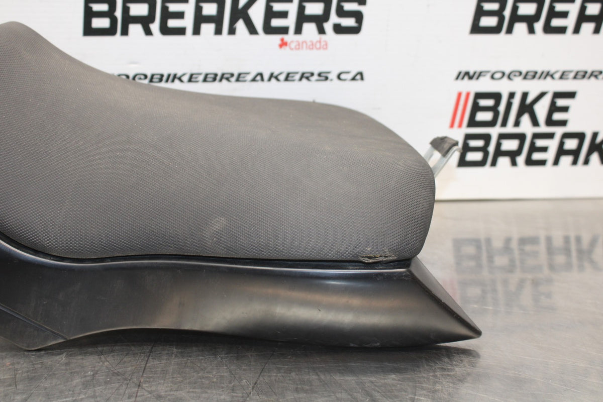 13 KAWASAKI NINJA 650 EX650F ABS FRONT DRIVERS SEAT PAD SADDLE PILLION BB828