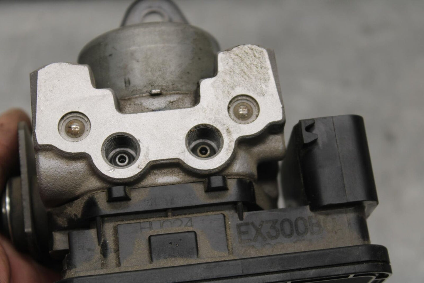 15-16 KAWASAKI EX300 ABS PUMP UNIT MODULE BB635