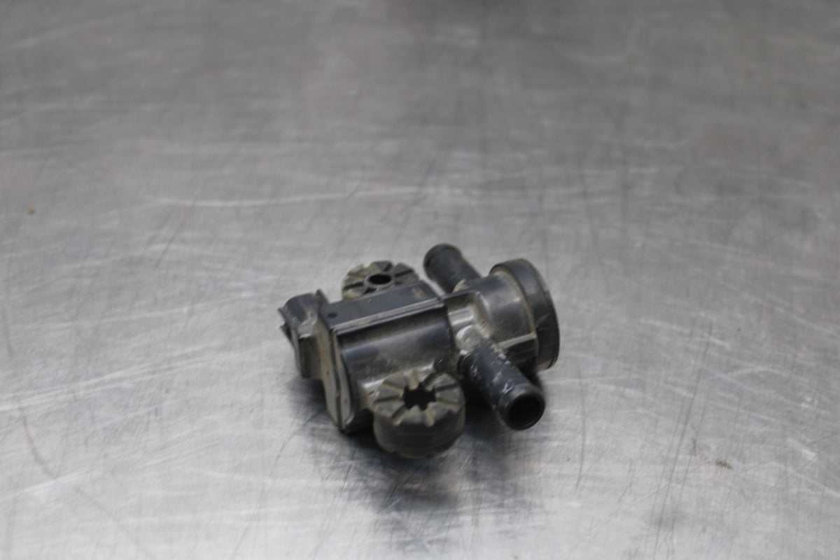 18 HONDA CB500F AIR VALVE SOLENOID TOP ENGINE SWITCH SENSOR BB861