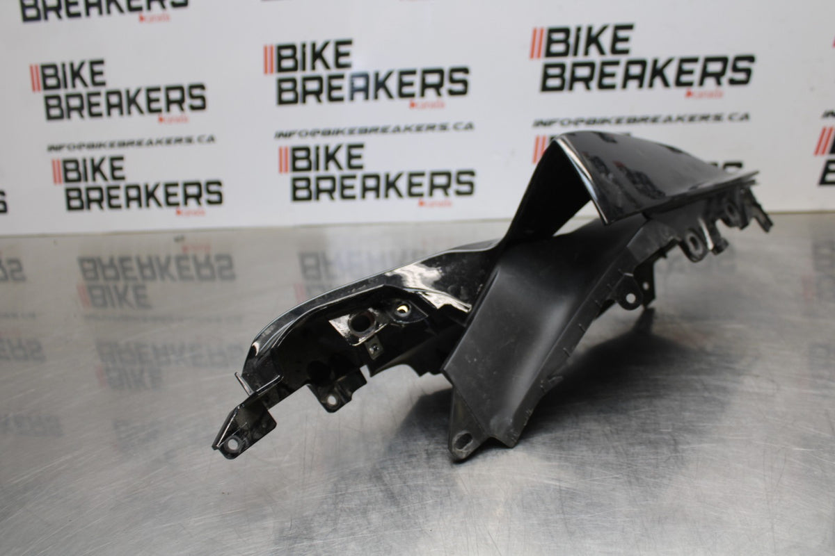 22-25 YAMAHA YZF R7 RIGHT REAR BACK TAIL FAIRING COWL SHROUD BB176